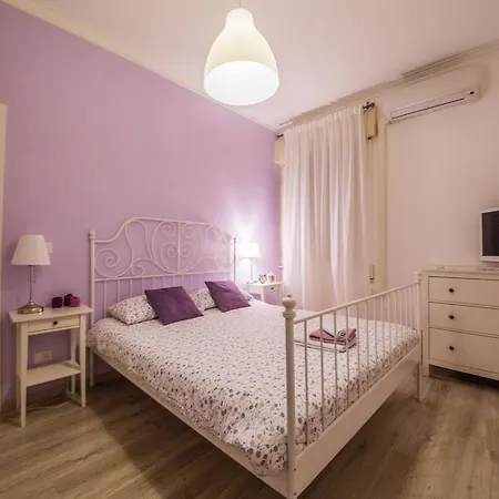 Prat Apartment *
